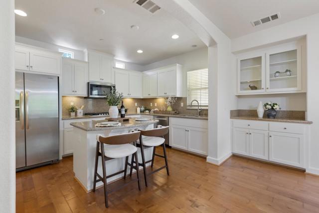 211 Okeefe Way, Mountain View CA: https://media.crmls.org/mediaz/4836005b-1f5e-4a90-82de-aae9a7cfc183.jpg