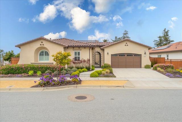 2999 Bluffs Drive, Marina CA: https://media.crmls.org/mediaz/48363347-6eab-4983-811f-af49851e2c3d.jpg