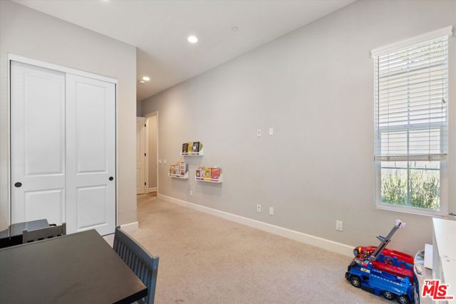 14624 Mccormick Street, Sherman Oaks CA: https://media.crmls.org/mediaz/48384721-9066-4b62-81b5-66da56c2f276.jpg
