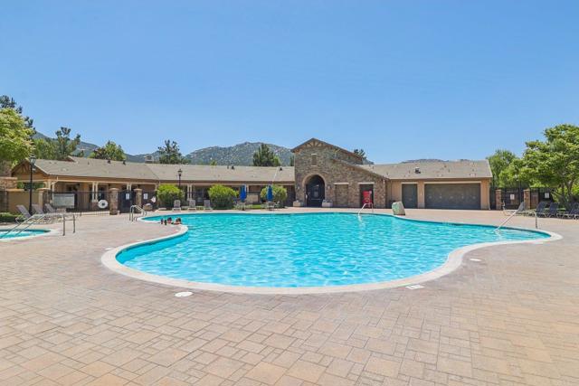 31332 Bluebeech Court, Temecula CA: https://media.crmls.org/mediaz/4838ef33-9dd6-4409-a70c-df9a4b1bdf70.jpg