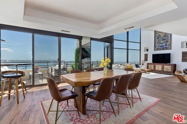 4335 Marina City Drive, Marina del Rey CA: https://media.crmls.org/mediaz/48397caa-659a-4f47-b0fc-dbe37f53d998.jpg