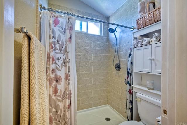 Detail Gallery Image 20 of 26 For 1737 Promenade Cir, Vista,  CA 92083 - 3 Beds | 2/1 Baths