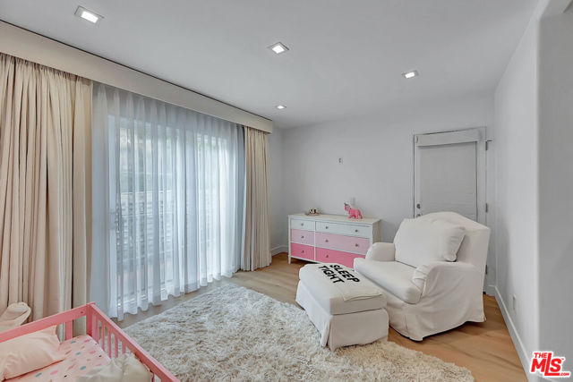 6442 Lunita Road, Malibu CA: https://media.crmls.org/mediaz/483a774f-6acf-48c1-8e6f-b8389a8ab3cd.jpg