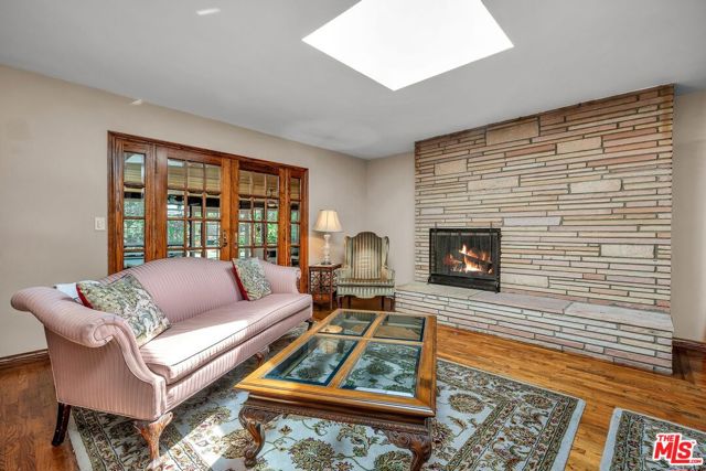 8732 Villanova Avenue, Los Angeles CA: https://media.crmls.org/mediaz/483adeb3-e1b8-4014-ad59-290bd385fd33.jpg