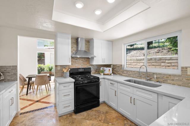 1669 Lisbon Pl, Escondido CA: https://media.crmls.org/mediaz/483af28b-554f-412b-afc9-a8d8430627d2.jpg
