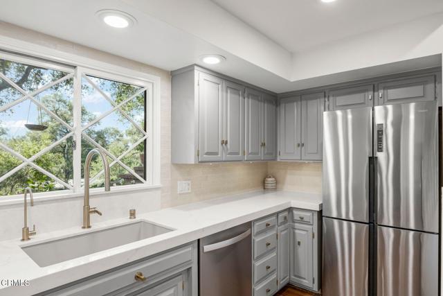 1990 Valley Meadow Drive, Oak View CA: https://media.crmls.org/mediaz/483b7d1f-1662-4f24-bed3-9f8d3d3940d0.jpg