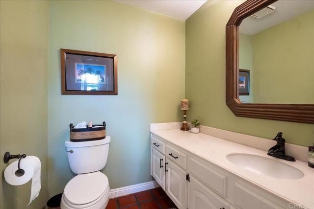 Detail Gallery Image 13 of 31 For 919 Wentworth Cir, Vista,  CA 92081 - 3 Beds | 2/1 Baths