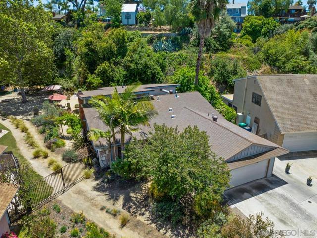 5490 New Mills Rd, San Diego CA: https://media.crmls.org/mediaz/483c0c72-6f27-4996-bbf8-c3b0e23737d0.jpg