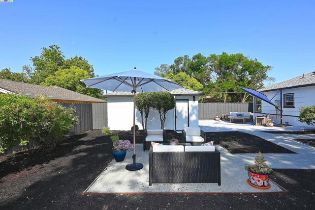 3208 McNutt, Walnut Creek CA: https://media.crmls.org/mediaz/483caa57-08dd-4b30-9302-8a01f7705f69.jpg