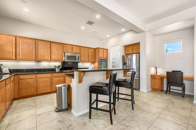 Image 12 of 36 For 41252 Gaslight Avenue