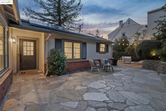 1301 Mountain Blvd, Oakland CA: https://media.crmls.org/mediaz/483d4f4a-44ff-454d-a464-2200b288b533.jpg