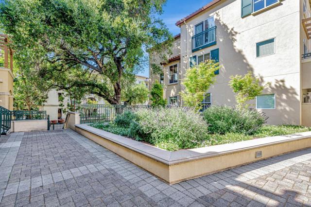 108 Bryant Street, Mountain View CA: https://media.crmls.org/mediaz/483d88ba-c081-4c08-9eb8-4be90c1ed16a.jpg