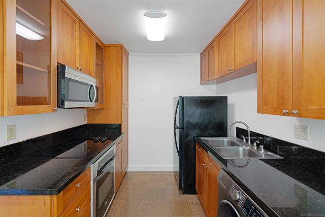 3136 Via Alicante, La Jolla CA: https://media.crmls.org/mediaz/483ded49-3f23-4c50-9ce7-0e74c6b0767f.jpg
