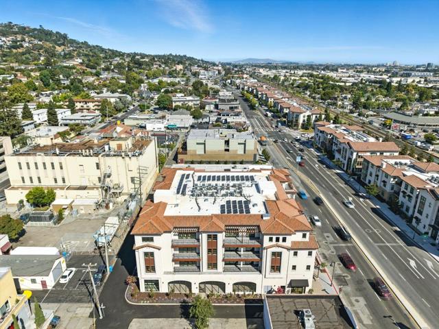 560 El Camino Real, San Carlos CA: https://media.crmls.org/mediaz/483ece3a-3c44-48d8-8689-0ea5975c8a9a.jpg
