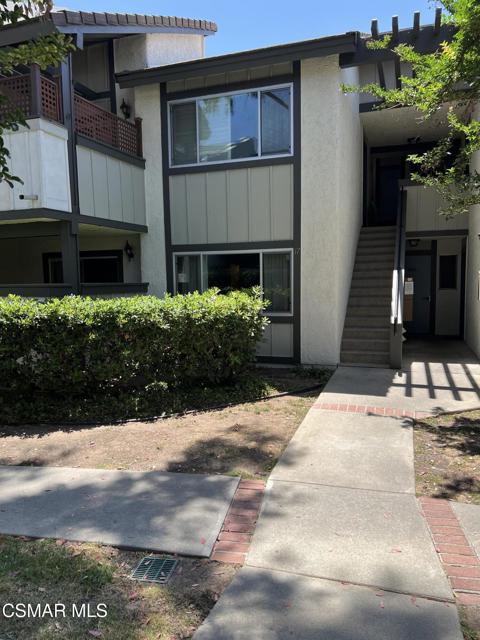 1342 Hillcrest Drive, Thousand Oaks CA: https://media.crmls.org/mediaz/483f0796-be21-4aab-aa4a-f7d72718a114.jpg