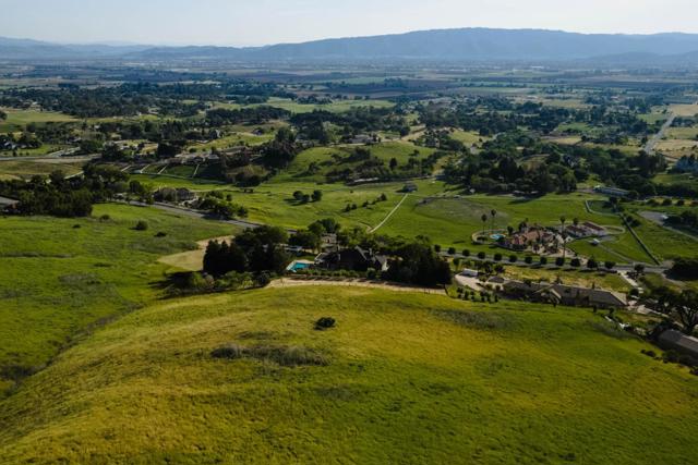 9540 Via Del Oro, Gilroy CA: https://media.crmls.org/mediaz/483fba19-9a8e-4324-8147-619361a0df69.jpg