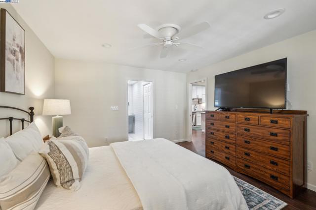 2740 Mohawk Cir, San Ramon CA: https://media.crmls.org/mediaz/483fd143-abd9-4d45-8f38-6fb51e505287.jpg