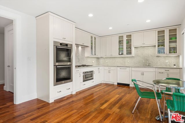 1 W Century Drive, Los Angeles CA: https://media.crmls.org/mediaz/4840a65c-49f5-43d7-9173-3cc144ab9ecd.jpg