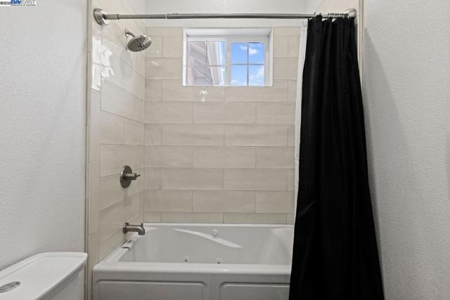 Image 32 of 47 For 1761 Springvale Rd
