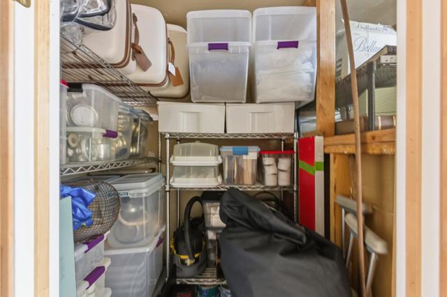 20 Willow Road, Menlo Park CA: https://media.crmls.org/mediaz/4840ddc0-d077-44a8-925f-740cdcad18e4.jpg