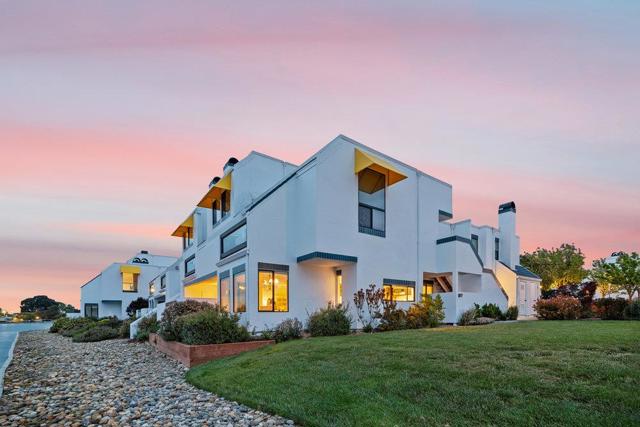 877 Balboa Lane, Foster City CA: https://media.crmls.org/mediaz/48425bcd-7a09-470f-99dc-1dba280d2d60.jpg