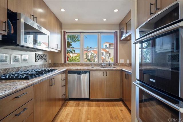 Detail Gallery Image 17 of 45 For 7339 Draper Ave, La Jolla,  CA 92037 - 3 Beds | 3 Baths