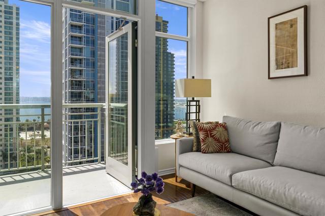 1240 India, San Diego CA: https://media.crmls.org/mediaz/48439092-3617-4cf9-8826-d264b8c15064.jpg