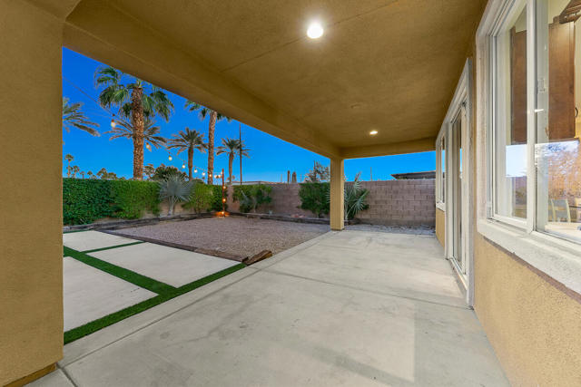 43820 Cape Cod Court, Indio CA: https://media.crmls.org/mediaz/4843ddb0-486e-4068-b942-22084b38ef95.jpg