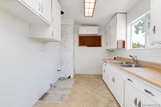 4725 Conrad Ave, San Diego CA: https://media.crmls.org/mediaz/4843e9ba-a945-4e6b-8600-7e5e8ee16842.jpg
