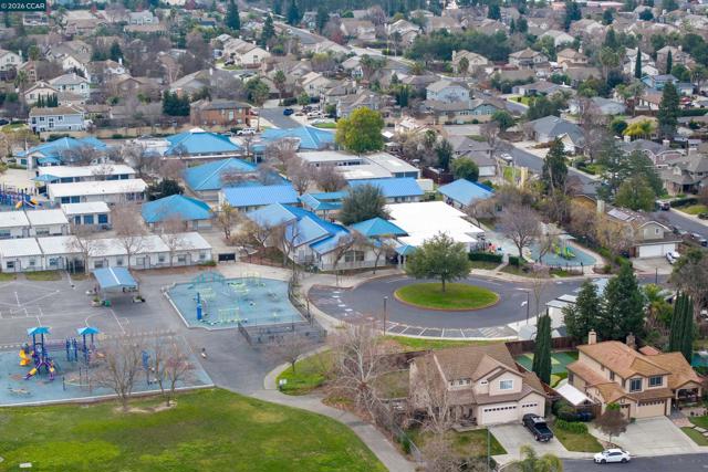 Image 4 of 5 For 5833 Singing Hills Ave