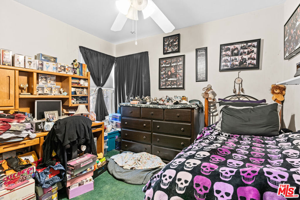https://media.crmls.org/mediaz/48451a17-db52-4925-8c38-ce6be1d59b33.jpg?preset=X-Large