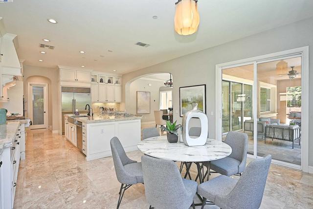 3009 Drysdale St, Danville CA: https://media.crmls.org/mediaz/48452ebe-c9ee-4c23-a2b2-c27356129060.jpg