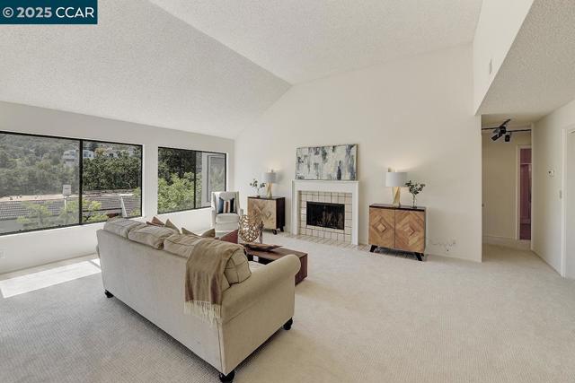 3244 Terra Granada Dr, Walnut Creek CA: https://media.crmls.org/mediaz/4845b74b-b7a1-4193-b4ff-7dd16229593d.jpg