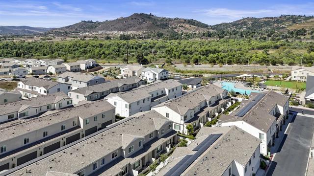 332 SWEET PLACE, Fallbrook CA: https://media.crmls.org/mediaz/48461616-2052-424f-ae2f-e0b8381be8b0.jpg