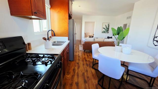 4233 39th ST, San Diego CA: https://media.crmls.org/mediaz/484660d6-3cc6-4882-ad20-3db63c9574aa.jpg