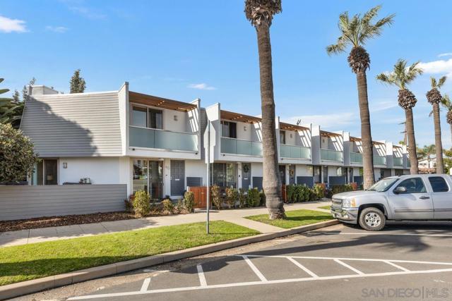 432 Palm Ave, Coronado, California 92118, 3 Bedrooms Bedrooms, ,2 BathroomsBathrooms,Condominium,For Sale,Palm Ave,250020046SD