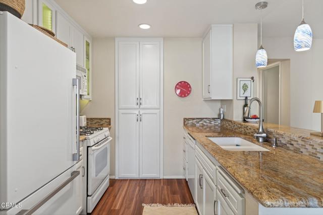 Detail Gallery Image 15 of 38 For 2384 Vina Del Mar, Oxnard,  CA 93035 - 2 Beds | 2 Baths