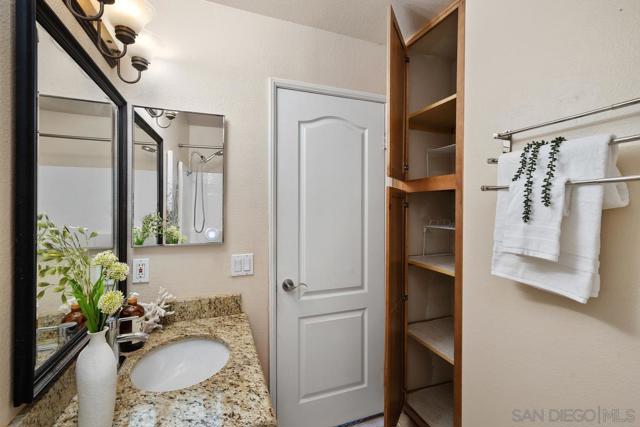 7190 Shoreline Dr, San Diego CA: https://media.crmls.org/mediaz/4847aa10-5e5e-4b68-8168-c190706bc2b6.jpg