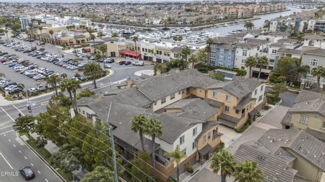 1542 Windshore Way, Oxnard CA: https://media.crmls.org/mediaz/4847c29b-1ad0-4e9a-a31f-42f5742fe652.jpg