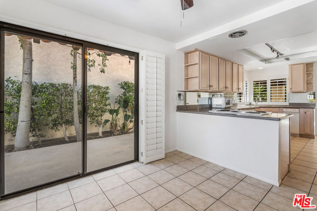 62 Calle Solano, Rancho Mirage CA: https://media.crmls.org/mediaz/48481b80-5ae3-49be-acae-293470ae2700.jpg