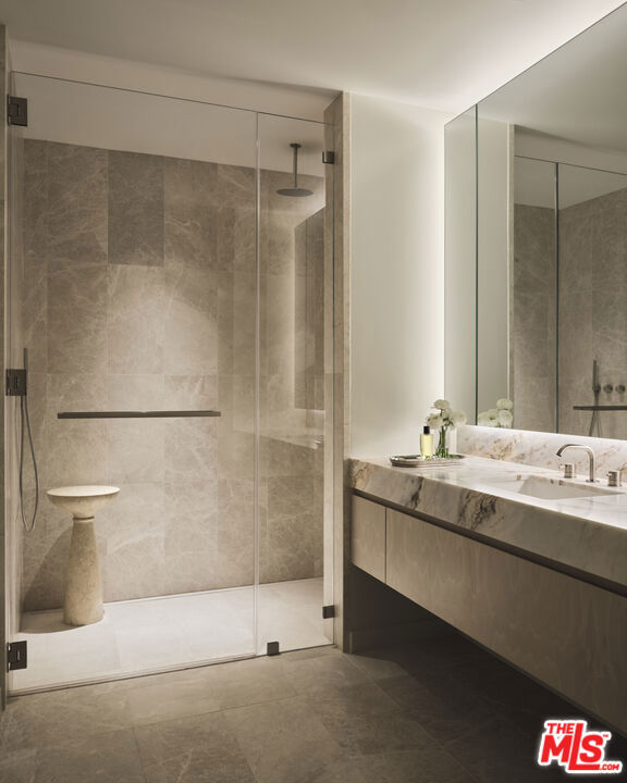 9200 Wilshire Blvd, Beverly Hills CA: https://media.crmls.org/mediaz/4848bc25-a39b-4438-b050-c2a6c8b5db35.jpg