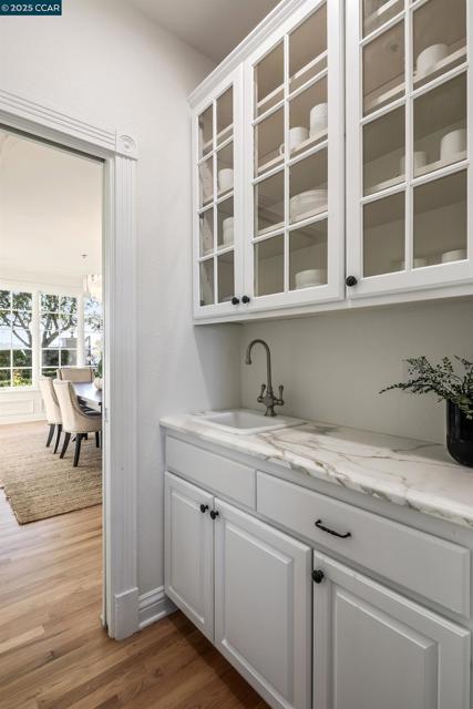 75 Donald Drive, Orinda CA: https://media.crmls.org/mediaz/4848ff1a-1263-4e89-a819-00923aaf8e87.jpg