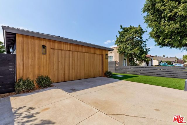 4133 Tilden Avenue photo 4