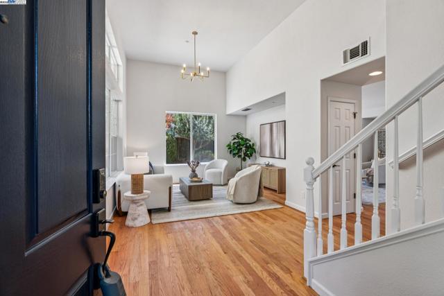 5929 Linwood Cmn, Livermore CA: https://media.crmls.org/mediaz/484a4c68-6894-4bb3-8c64-631afd26cb5d.jpg