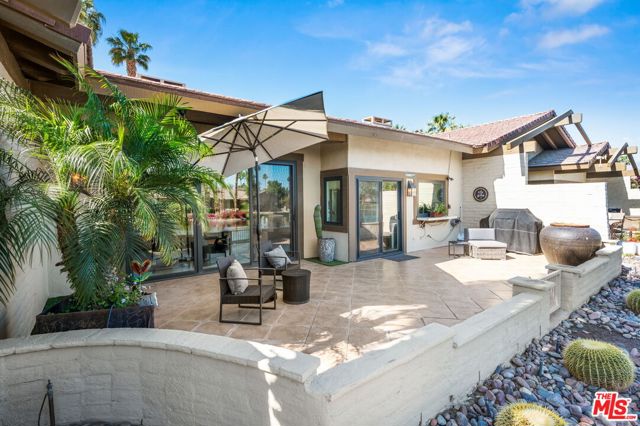 84 Running Springs Drive, Palm Desert CA: https://media.crmls.org/mediaz/484ab39d-3c4c-41b5-99b2-ddae5e654915.jpg