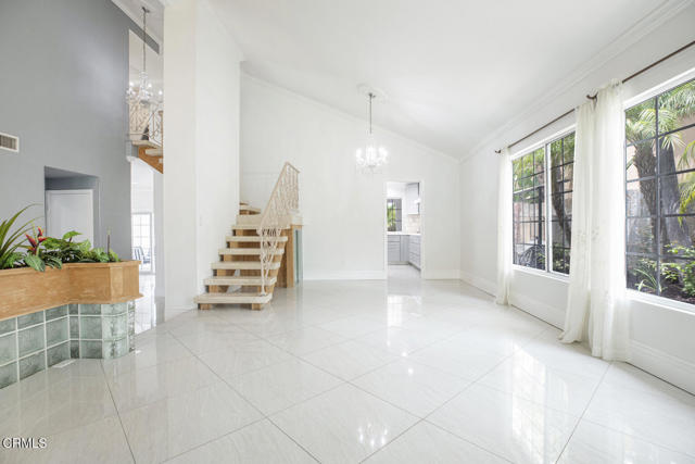 8857 Bluffdale Dr, Sun Valley CA: https://media.crmls.org/mediaz/484acfa4-2210-4b5e-8e11-58a6291c469b.jpg