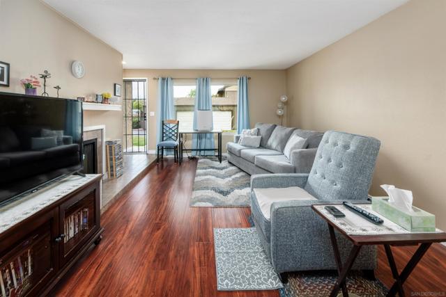 982 E Main St, El Cajon CA: https://media.crmls.org/mediaz/484be2ba-7ee3-404d-aa09-7b9b9e09bd22.jpg