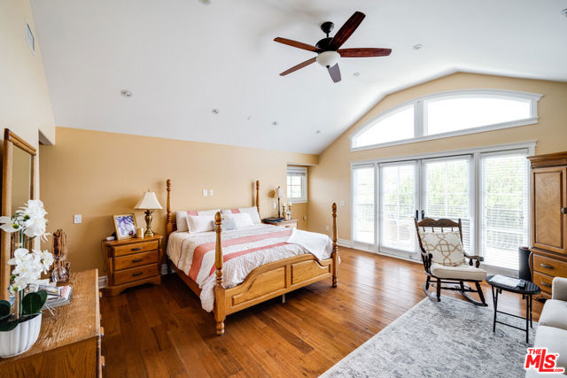 5966 ABERNATHY Drive, Los Angeles CA: https://media.crmls.org/mediaz/484c0e95-ede5-4061-ab01-2c56dee14aa0.jpg