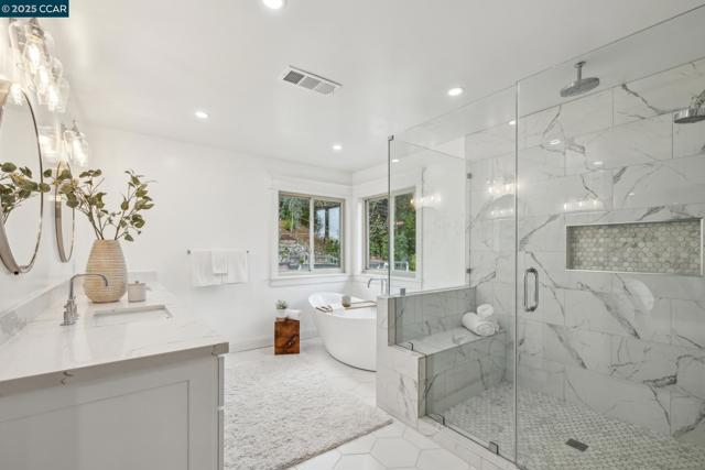 1019 Silverhill Drive, Lafayette CA: https://media.crmls.org/mediaz/484c5caf-0c5c-401b-a635-aca370e6b4a2.jpg