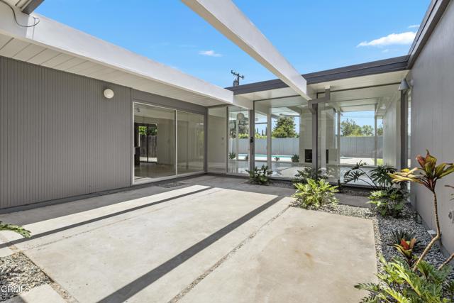 3832 E Casselle Avenue, Orange CA: https://media.crmls.org/mediaz/484c7331-3d95-412d-a2e3-96c3e2d9acf0.jpg